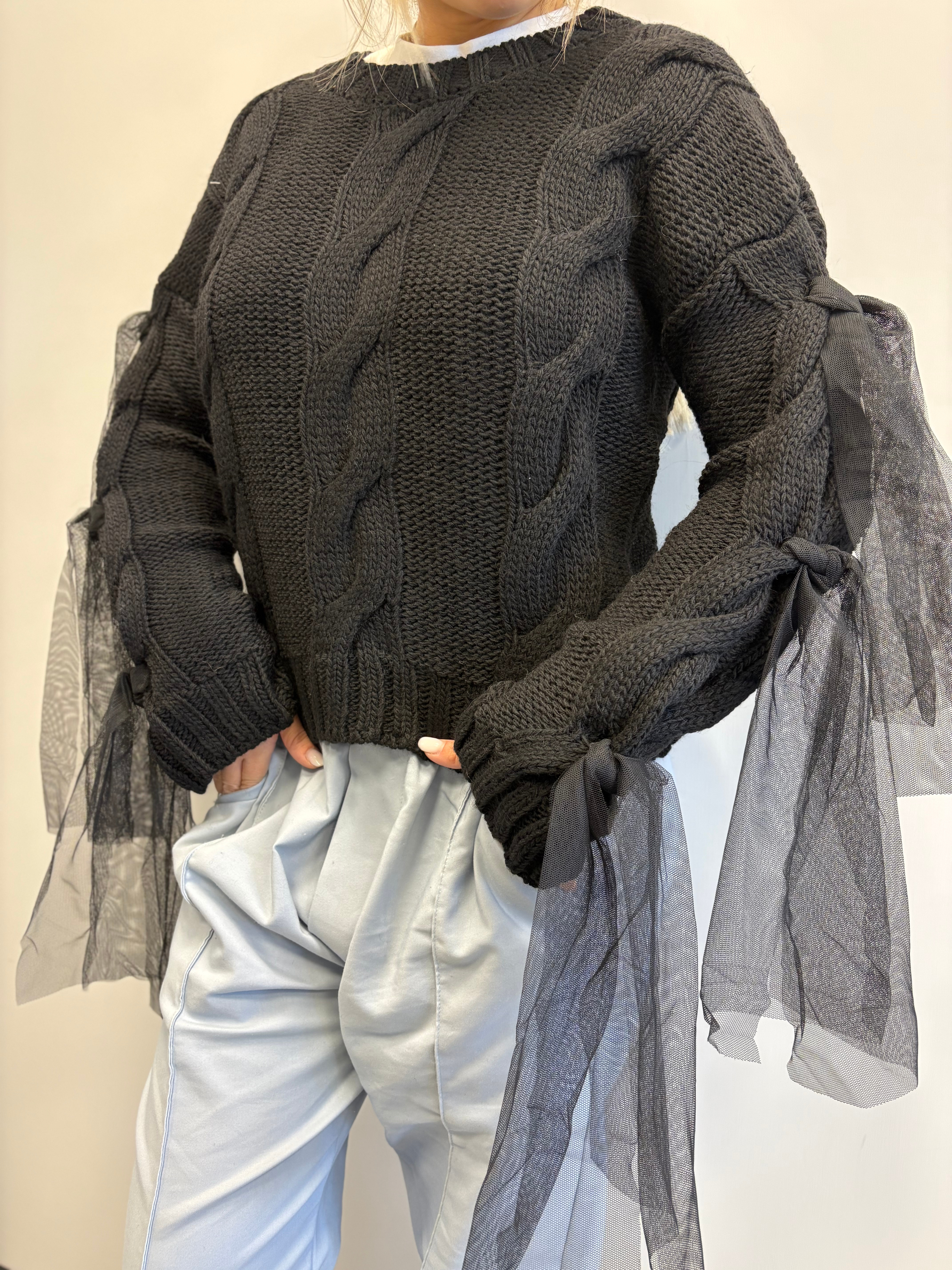 GAELLE MAGLIONE NERO CON FIOCCHI