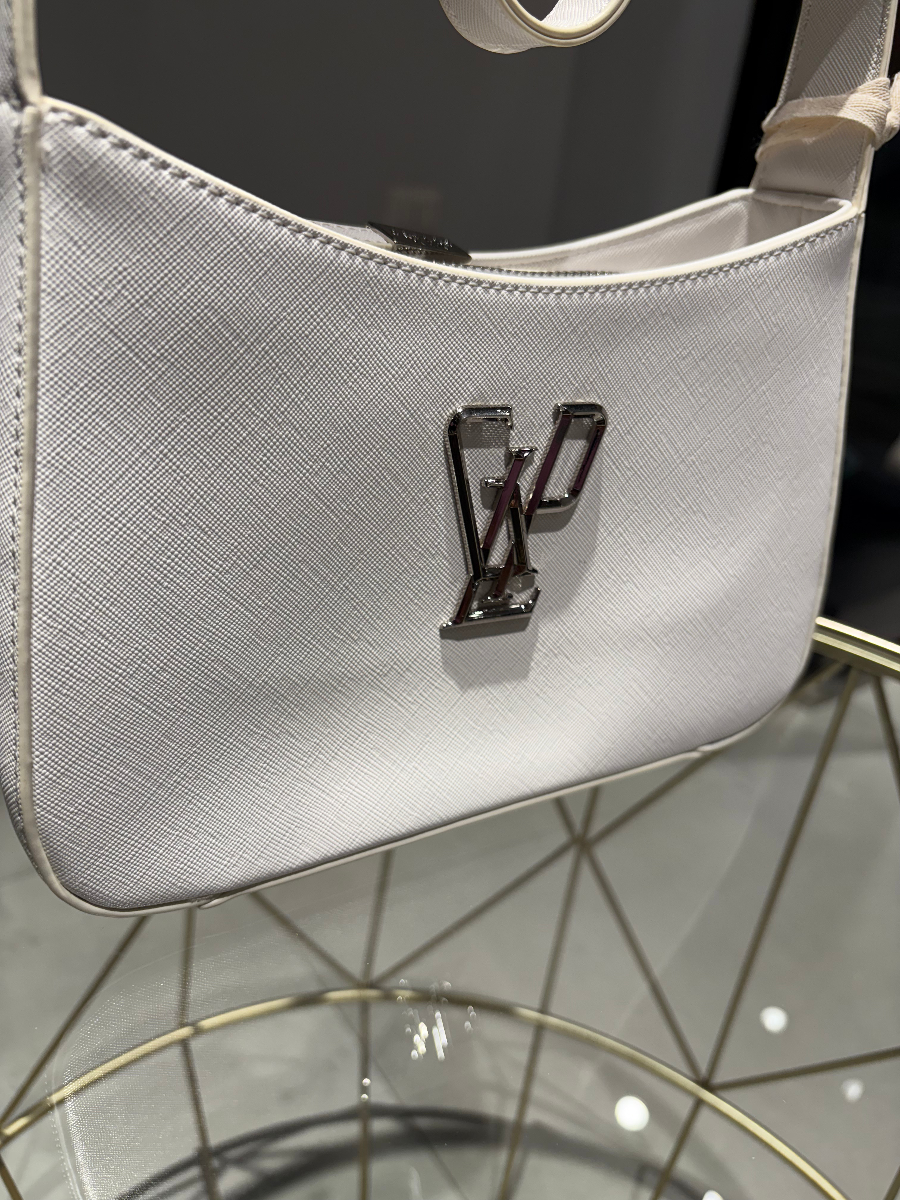 GAELLE REG HOBO BAG SAFFIANO BIANCA