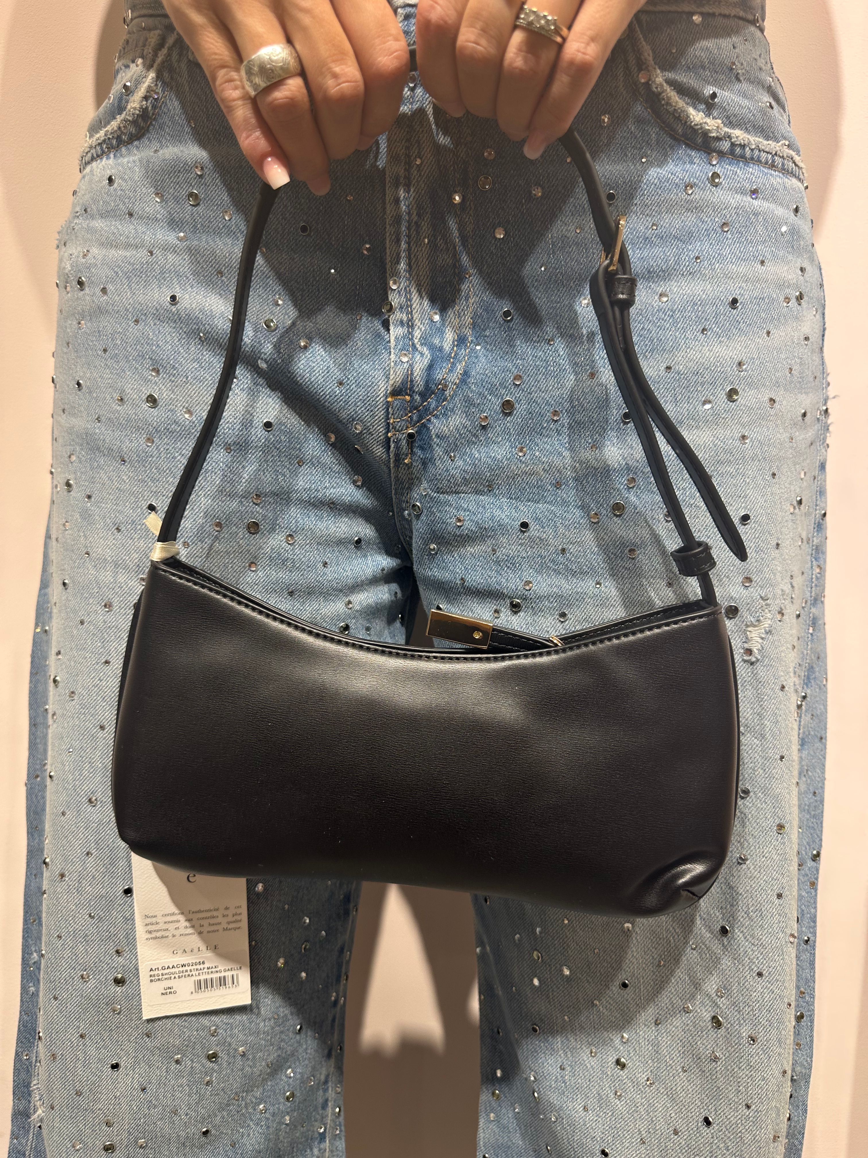 GAELLE BORSA BAGUETTE CON BORCHIE OVALI NERA