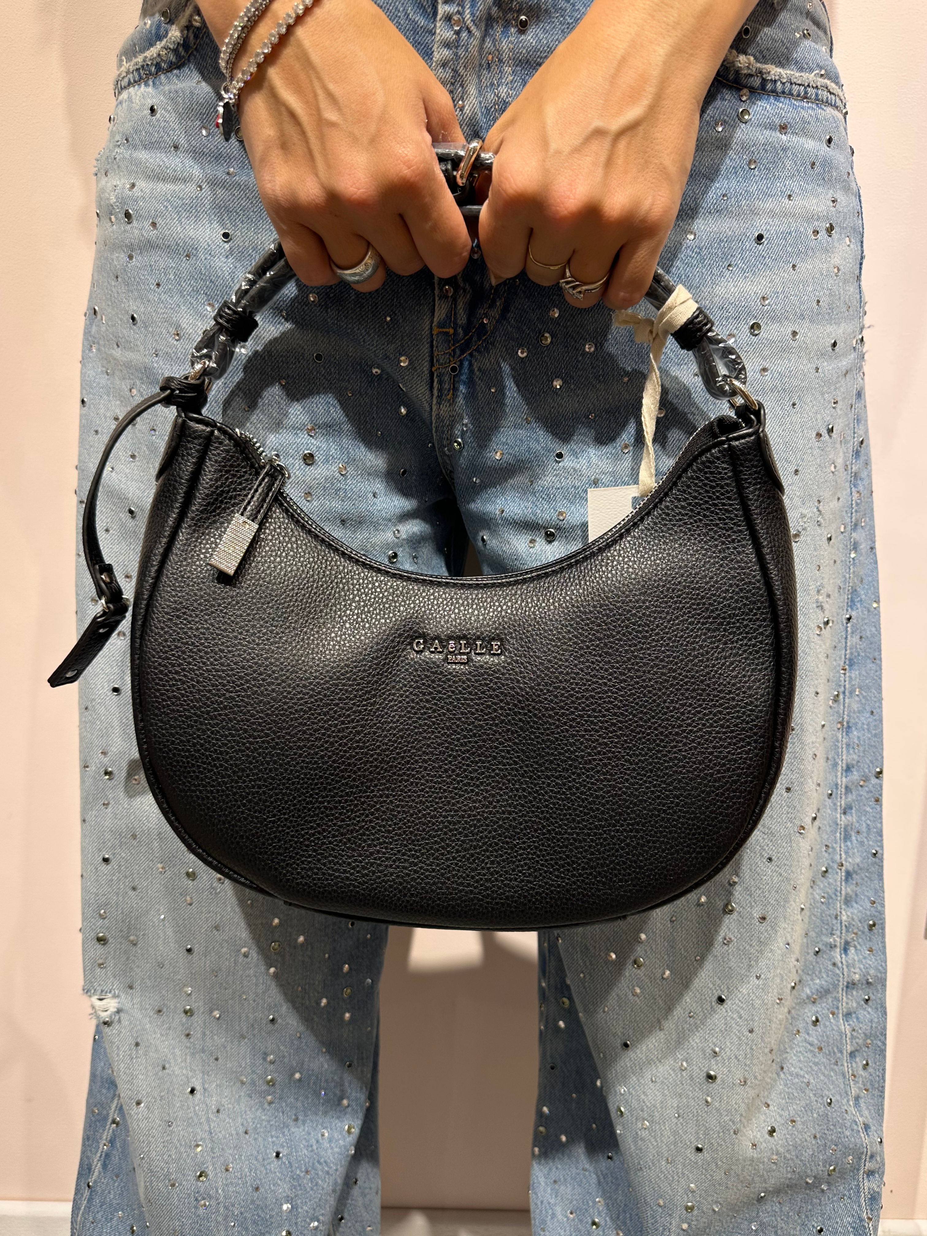 GAELLE BORZA REGOLABILE MEZZA LUNA NERA CON LOGO ARGENTO