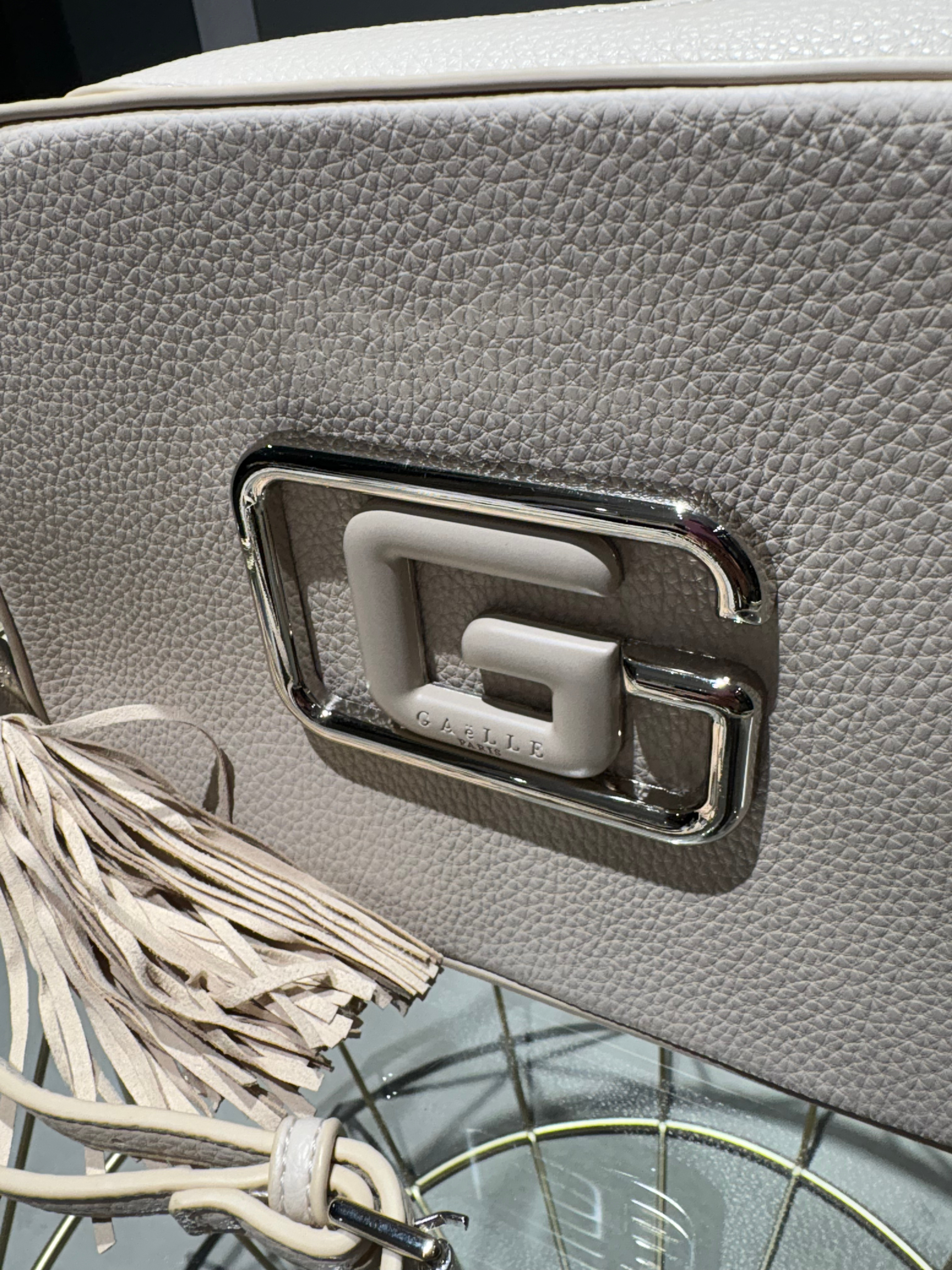 GAELLE CAMERA BAG BIANCA BOTTALATA DOUBLE G ARTENTO E SMALTATA