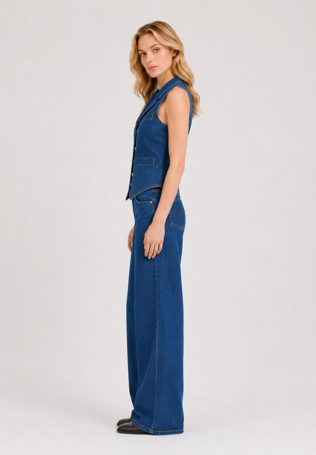 GILET SMANICATO PINKO BY PATRICK MCNOWELL