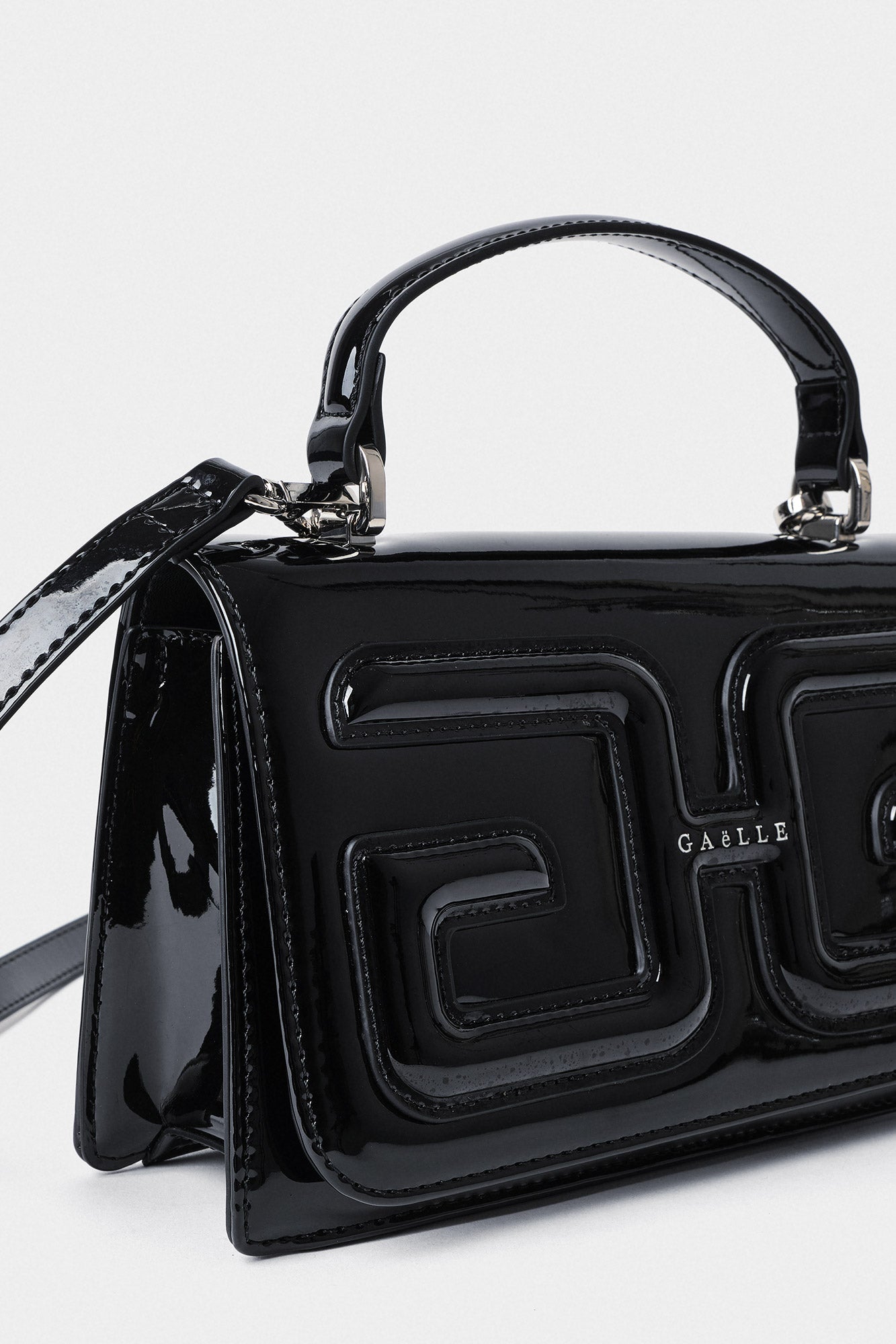 GAELLE CLUTCH IN VERNICE NERA