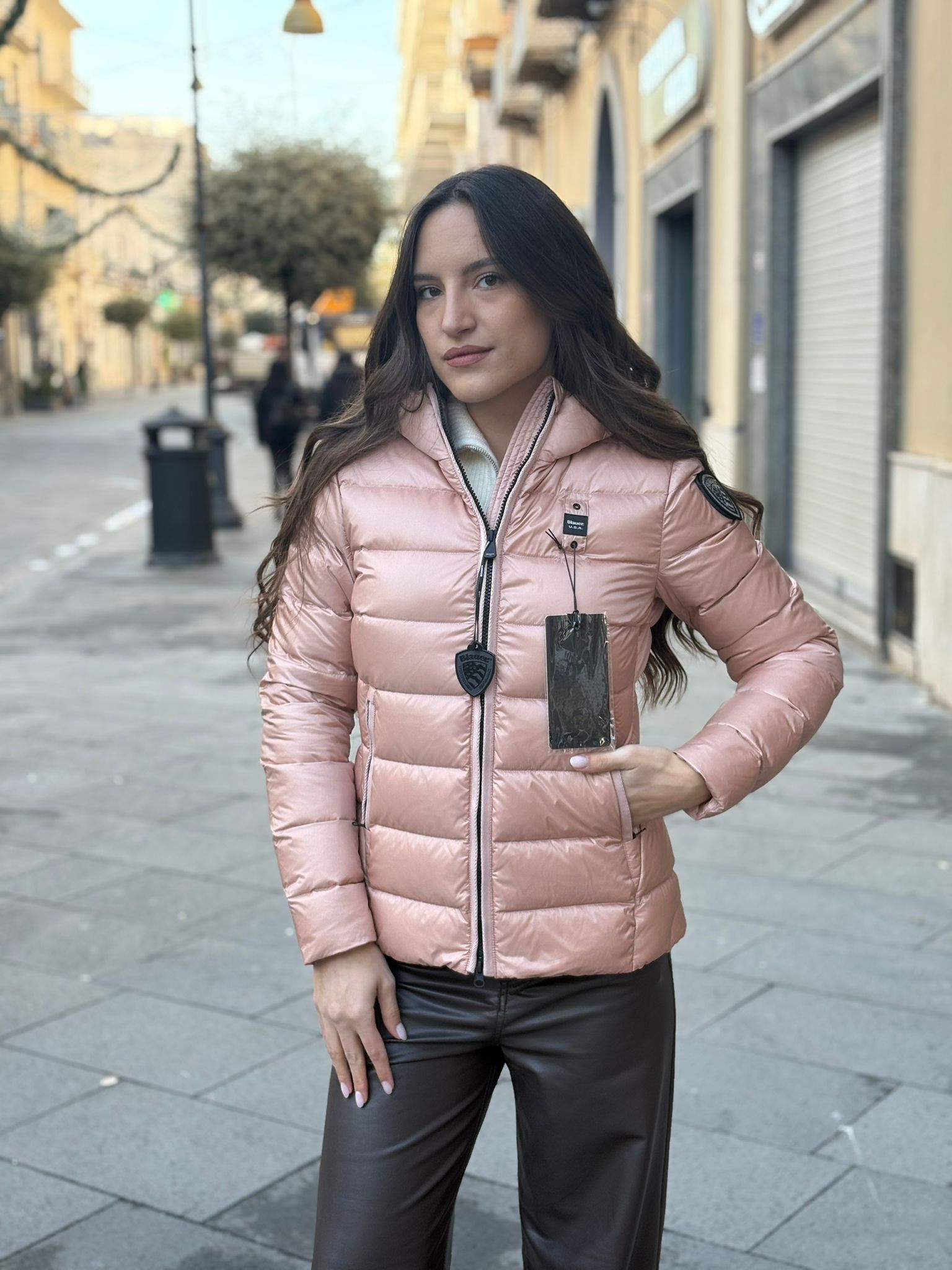 Piumino Blauer Corto con logo sulla spalla