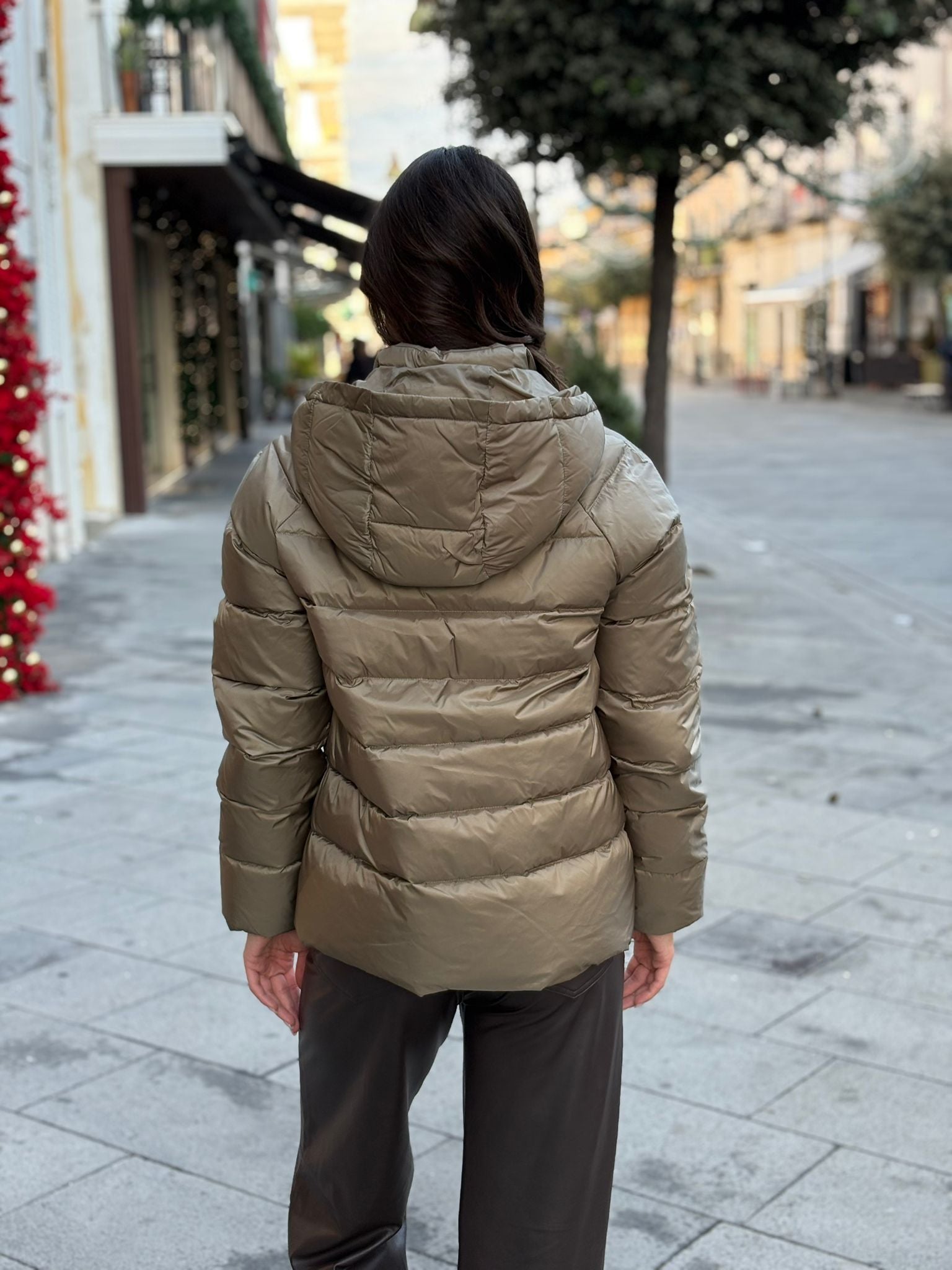 Piumino Romeo Gigli Corto ed Elegante