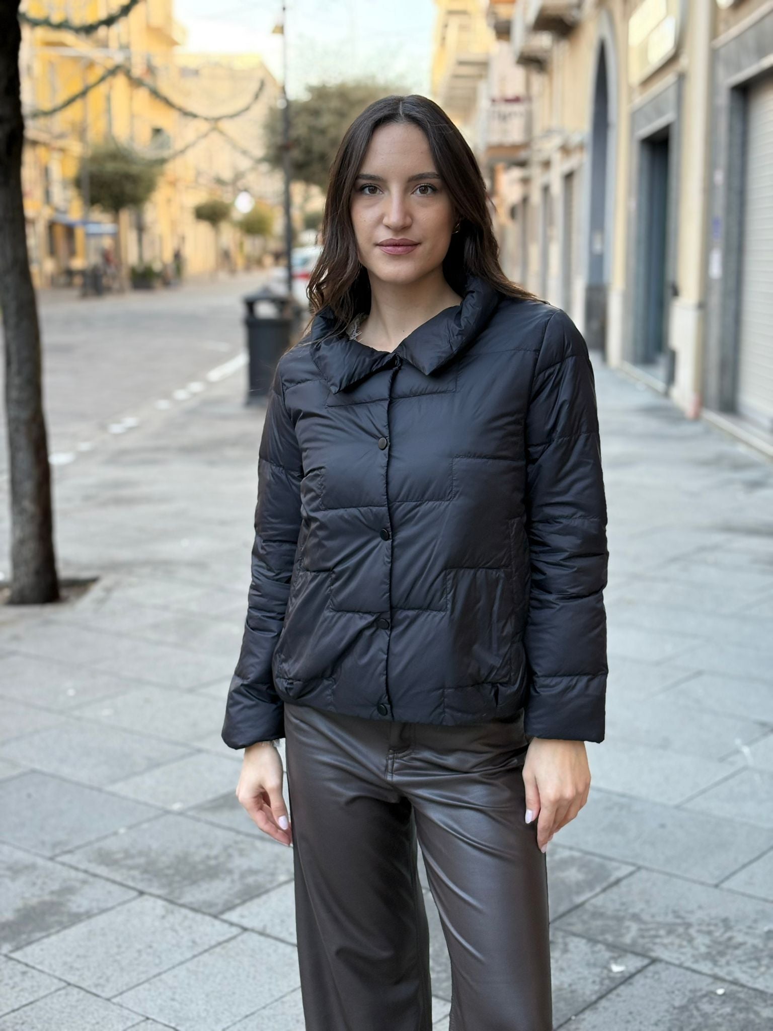 Piumino Romeo Gigli corto con bottoni e collo