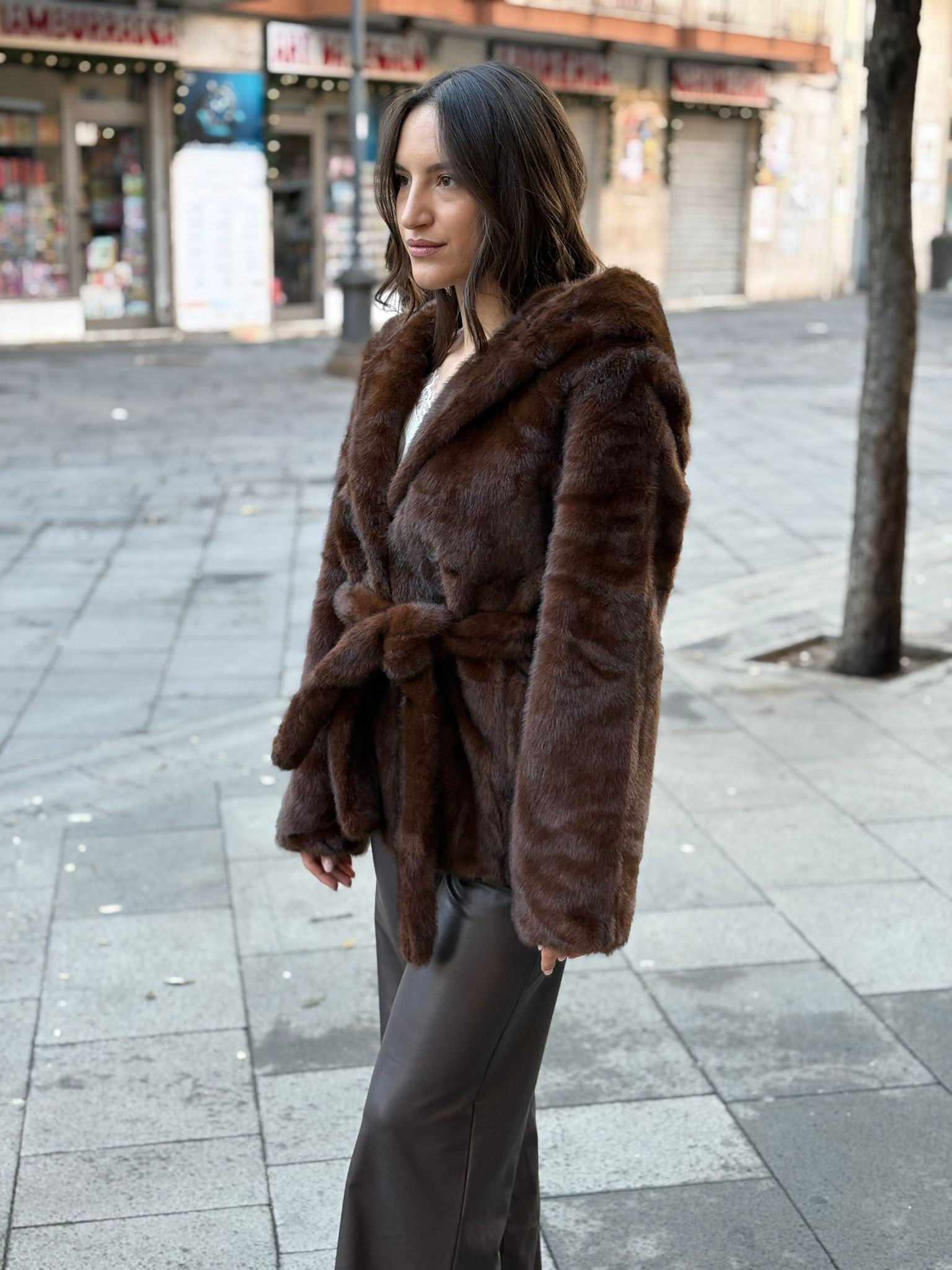 Ecopelliccia MoonKids mezza lunghezza con cintura e cappuccio