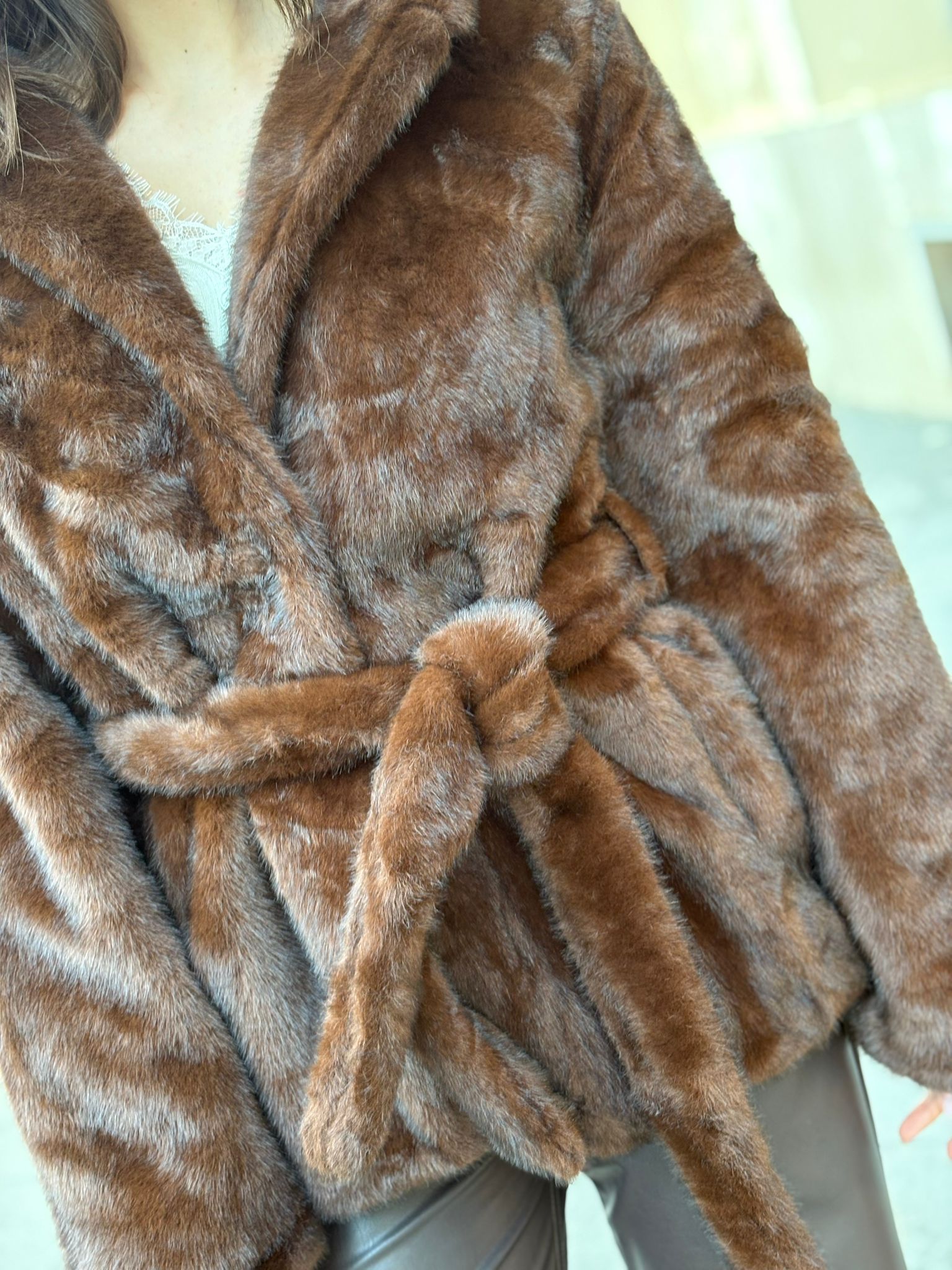 Ecopelliccia MoonKids mezza lunghezza con cintura e cappuccio