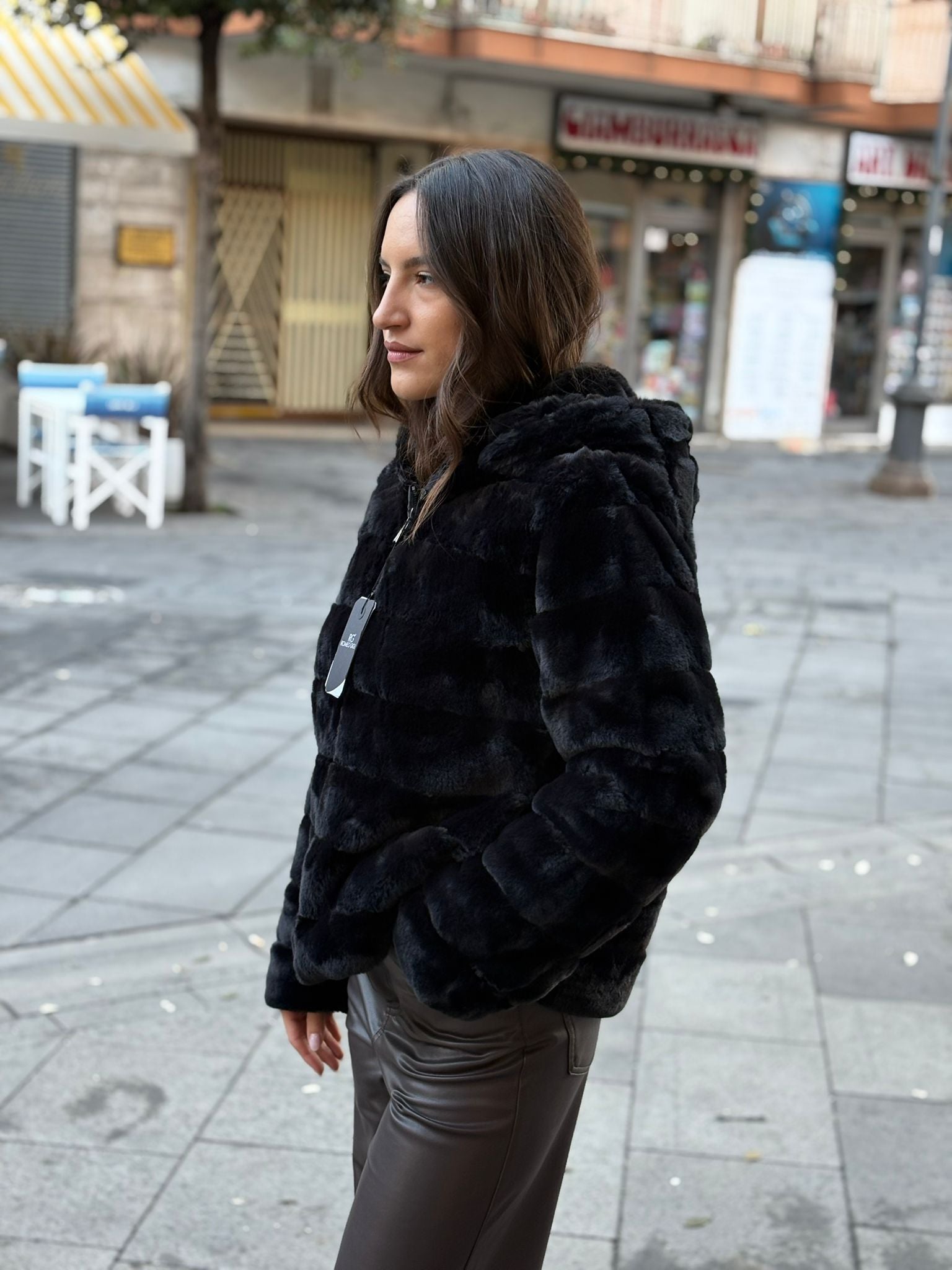 Pelliccia Romeo Gigli con zip e cappuccio corta