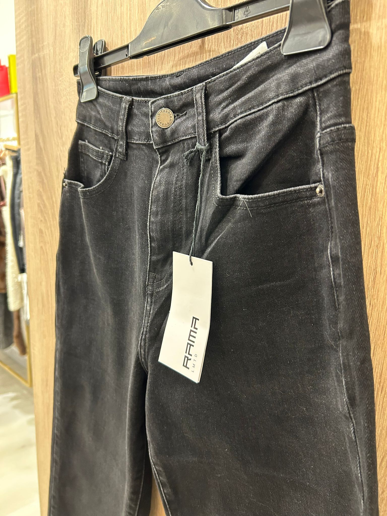 Jeans Rama modello stretto