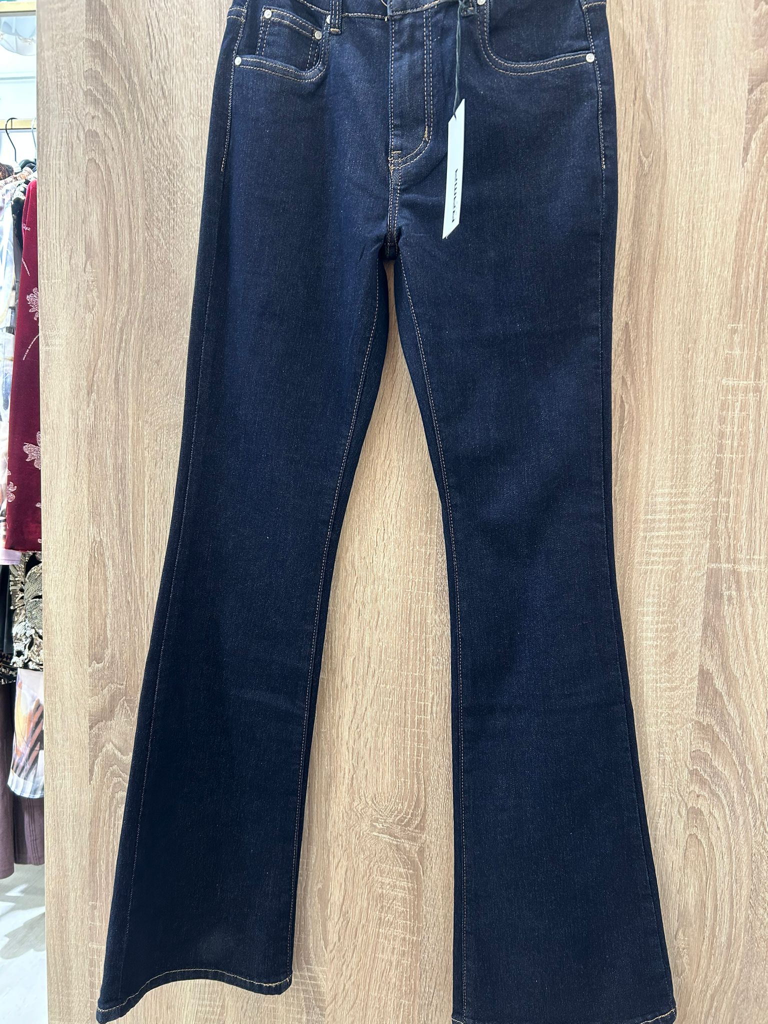 Jeans Rama lavaggio scuro modello a zampa