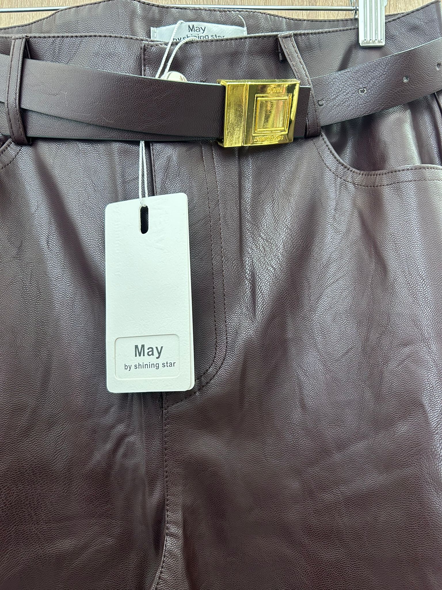 Pantalone May in pelle modello a zampa