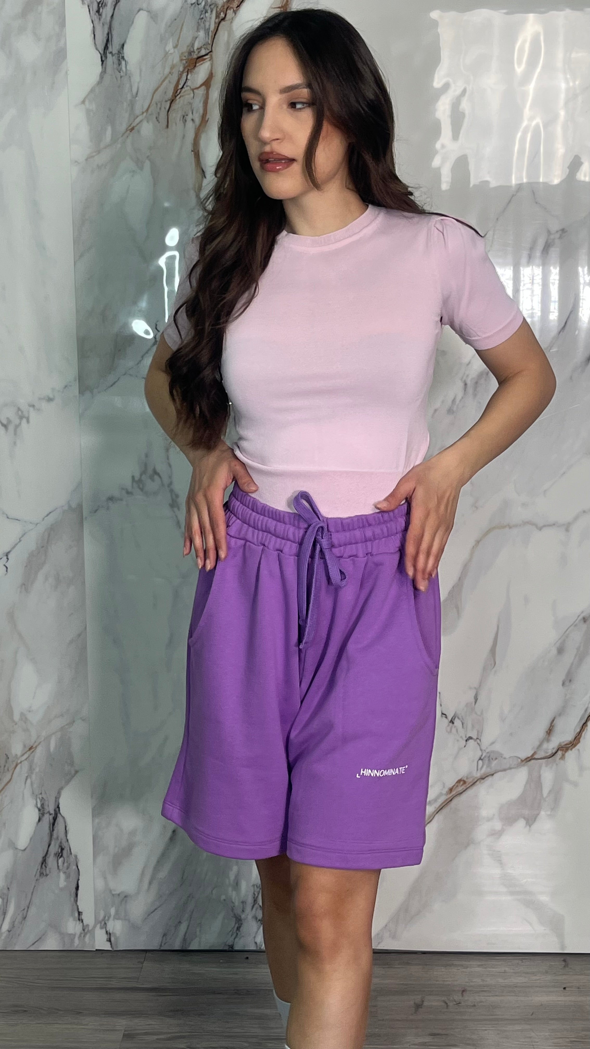 HINNOMINATE Maglia crop mezza manica in viscosa