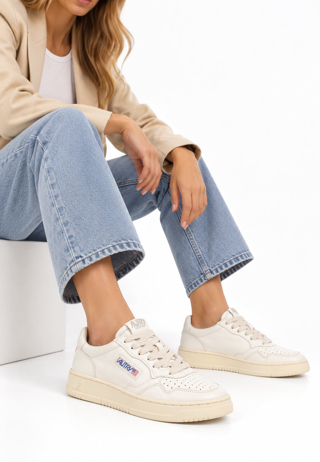 SNEAKERS AUTRY LOW WOM GOAT/LOGO WHITE