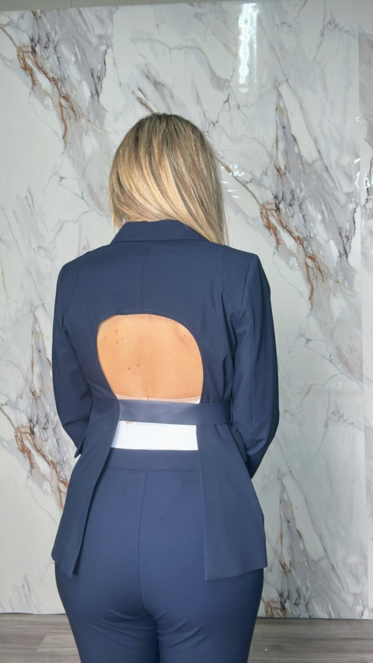 BEATRICE Tailleur con tagli cut-out