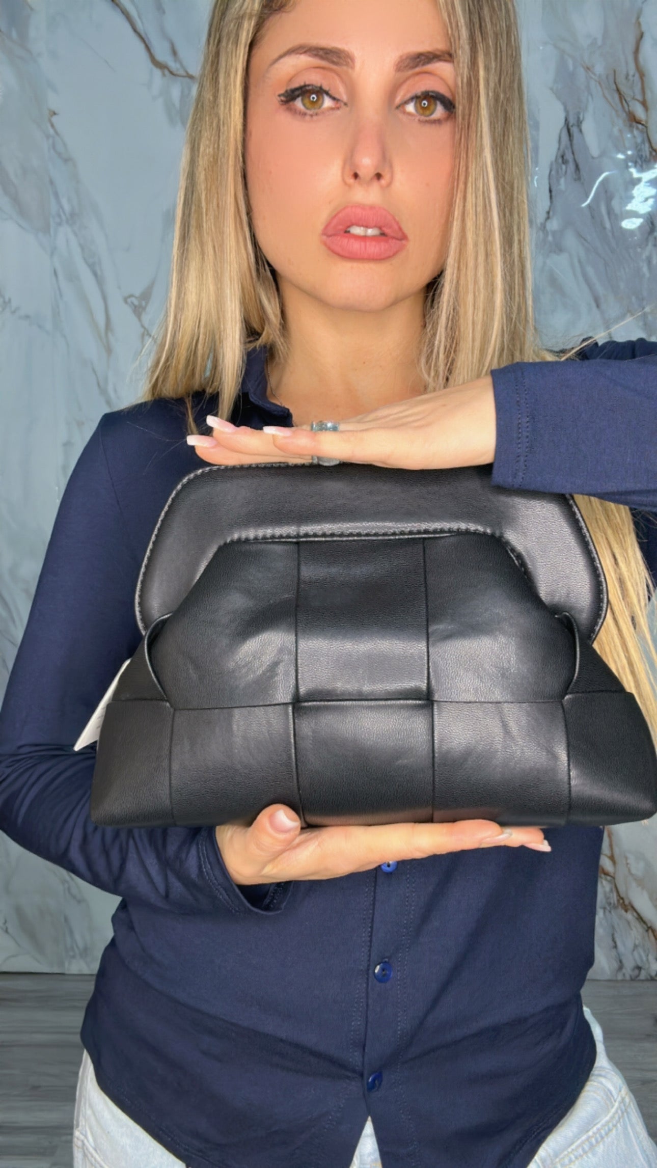 CLUTCH A MANO PARIS