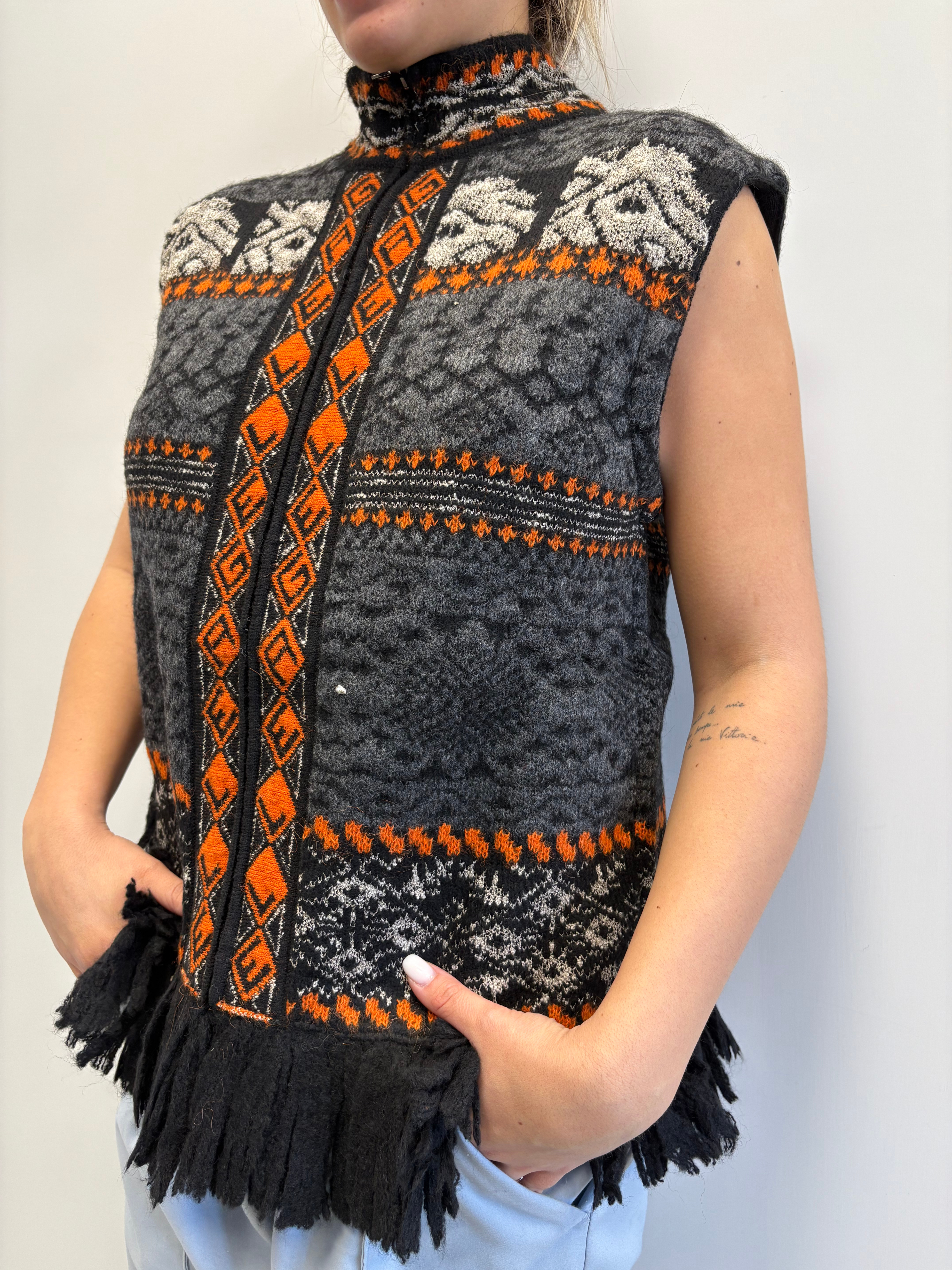 GAELLE MAGLIONE COLLO ALTO CON FRANGE