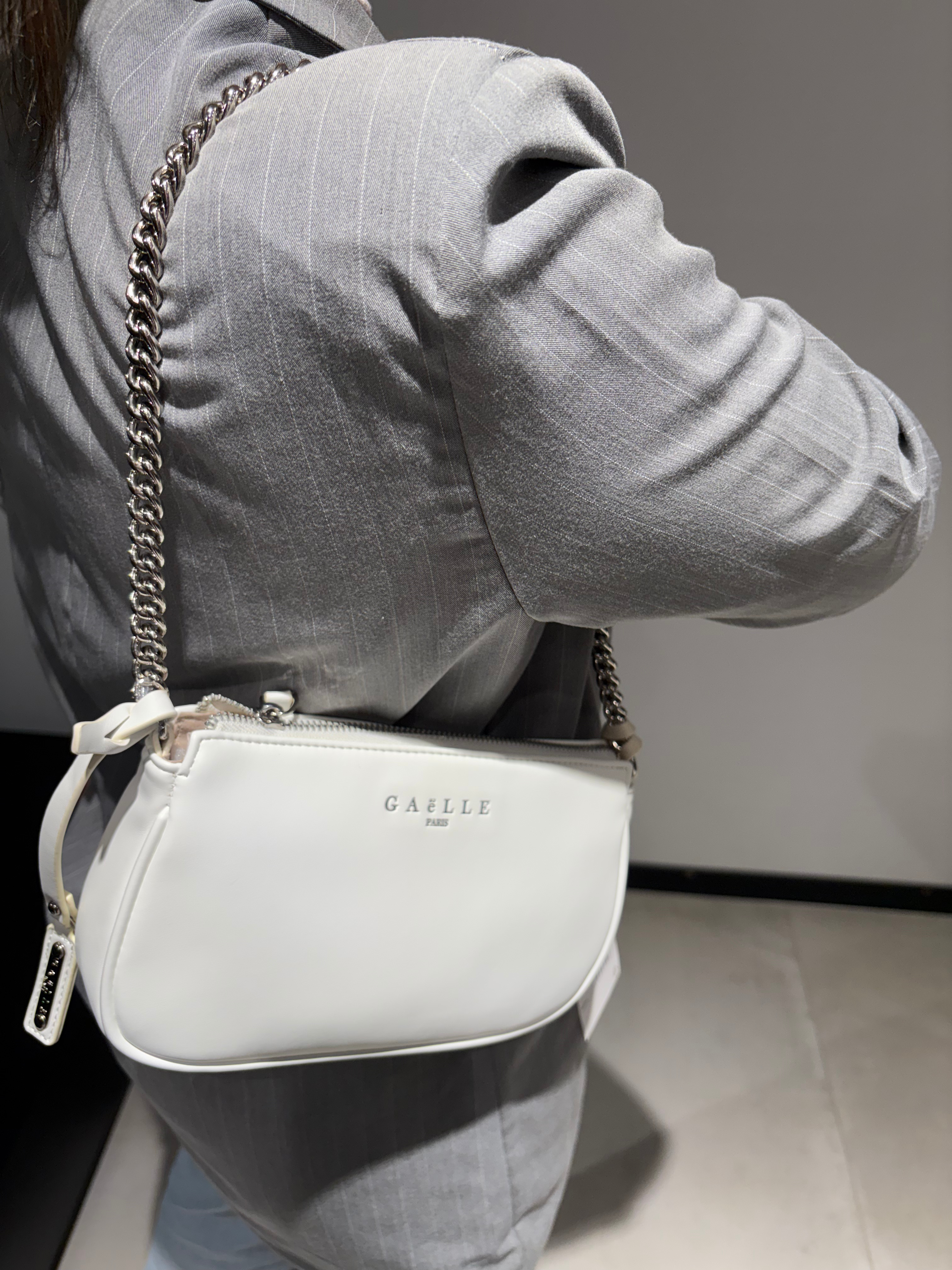GAELLE BORSA STRAP CON LOGO BIANCA