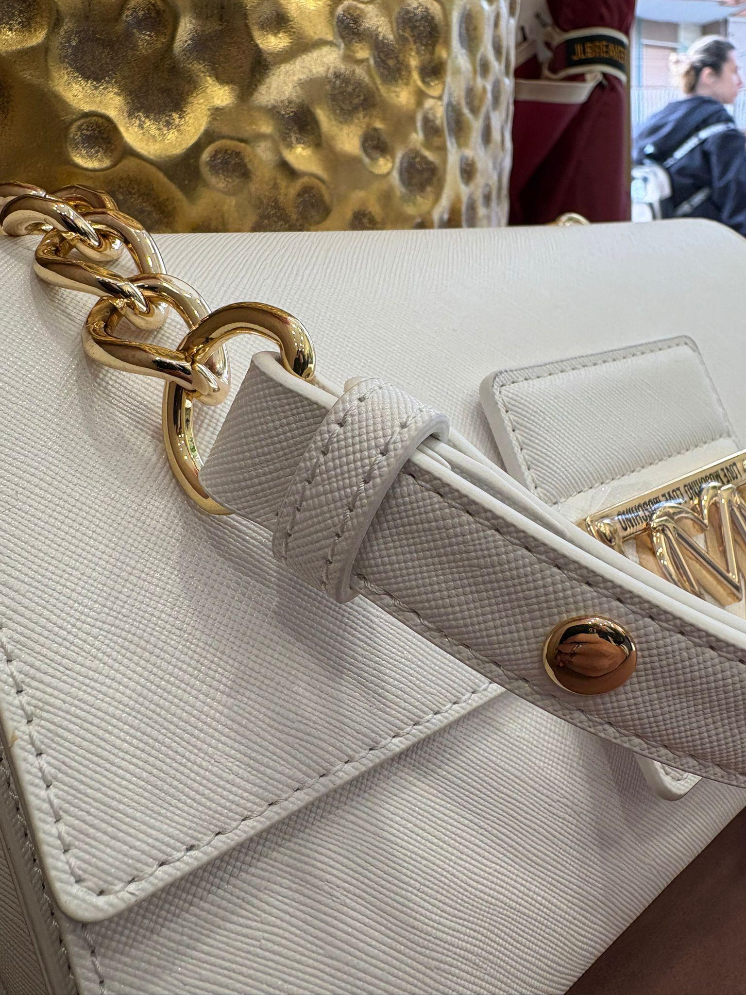 Borsetta Love Moschino con Tracolla e Dettagli in Oro