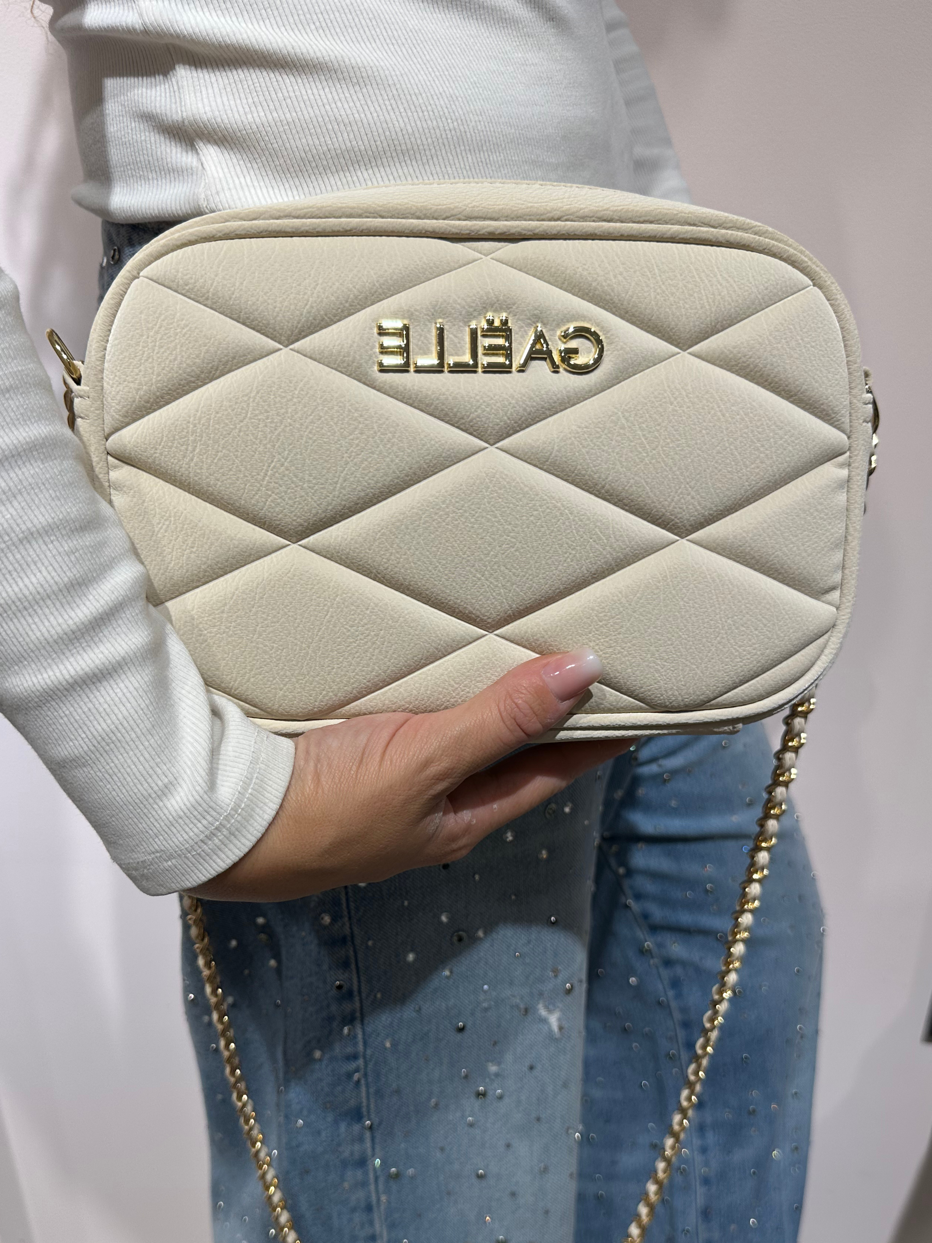 GAELLE TRACOLLA MINI CAMERA BAG MATELASSE PUFFER AVORIO CON LOGO ORO