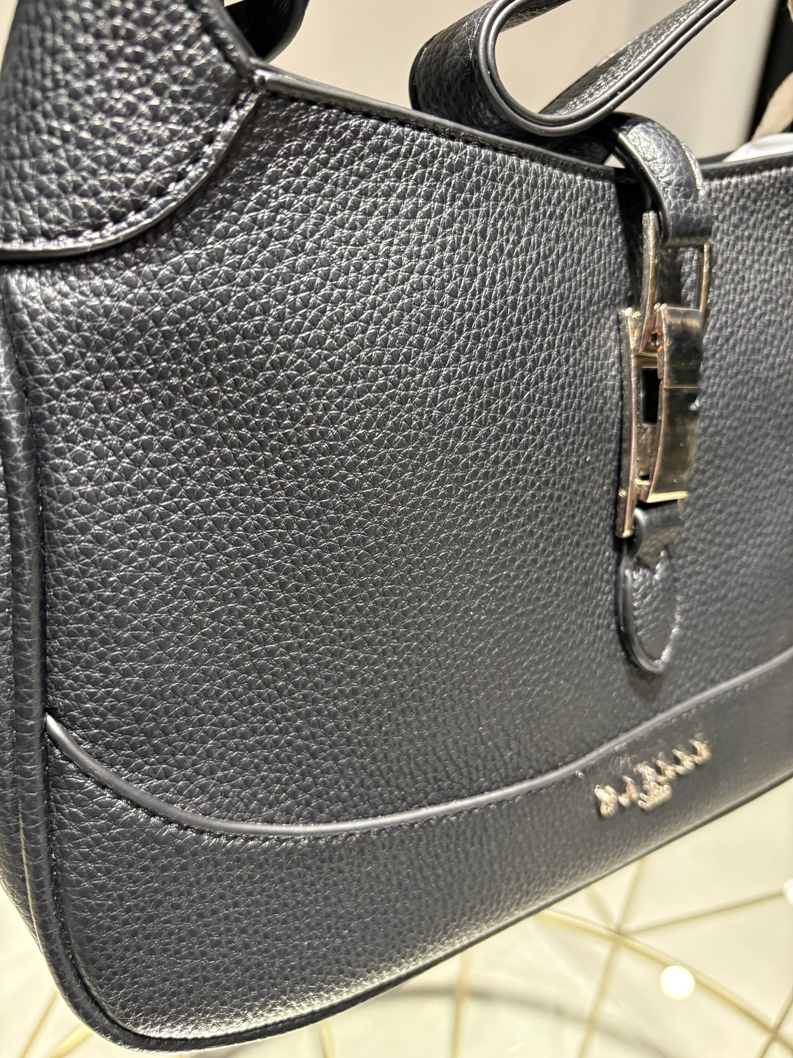 GAELLE HOBO BAG NERA