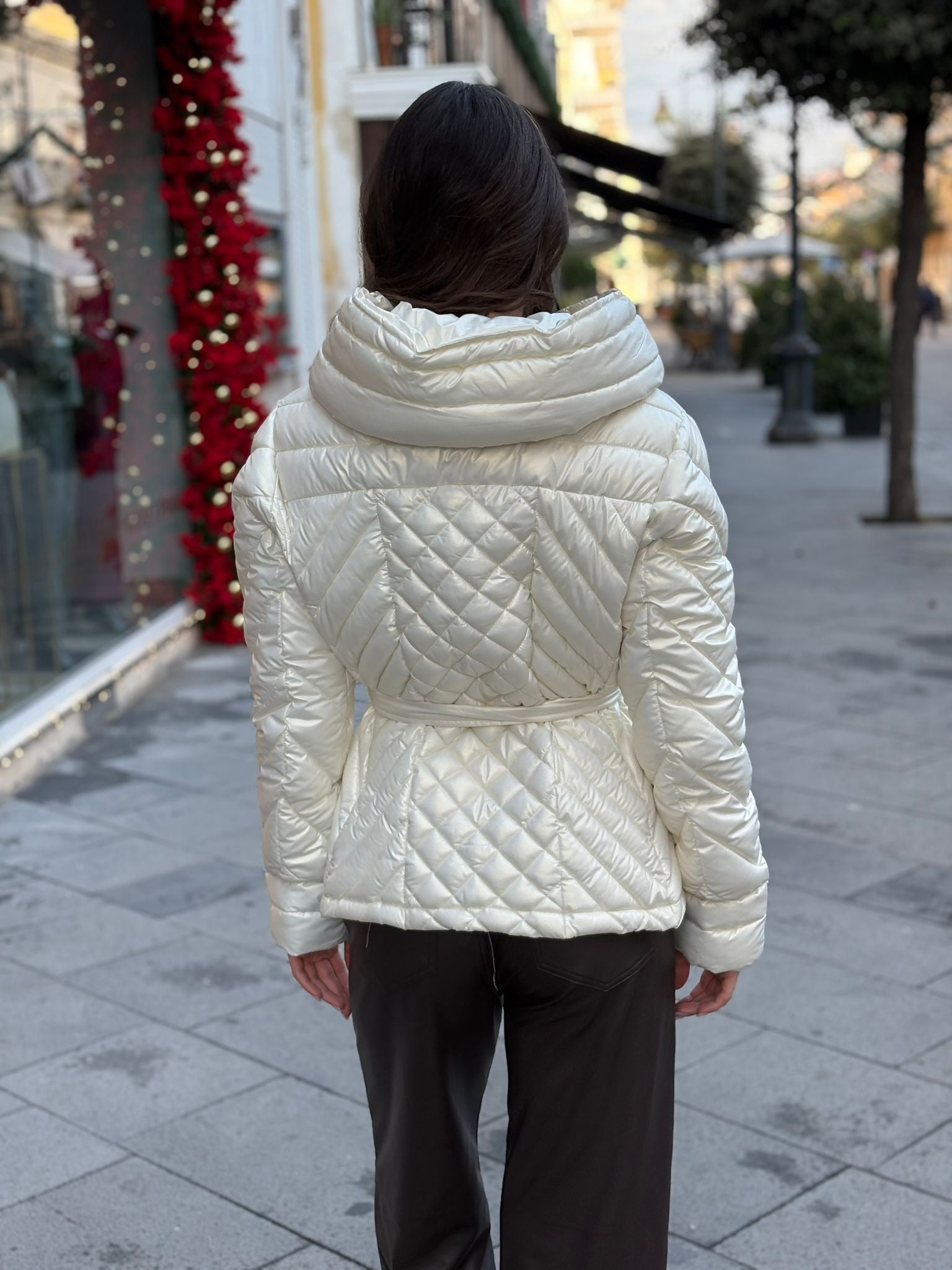 Piumino  Romeo Gigli Bianco Corto con Cintura