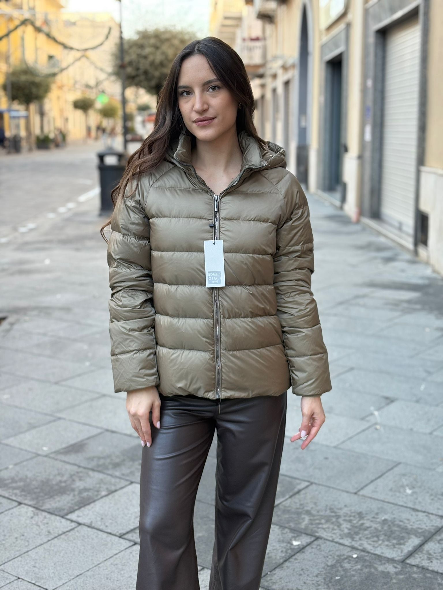 Piumino Romeo Gigli Corto ed Elegante