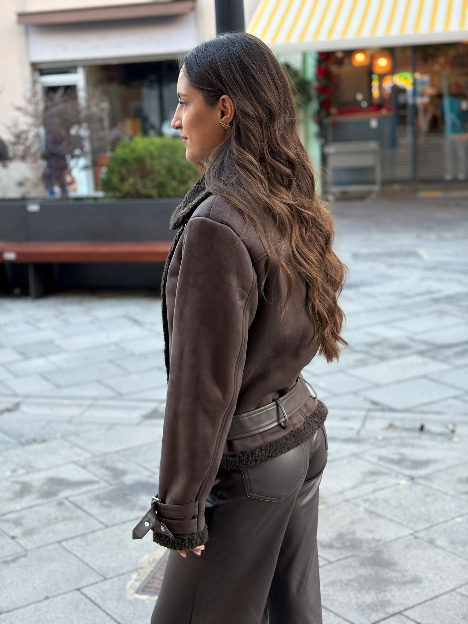 Montone Giulia Nati con collo e cintura