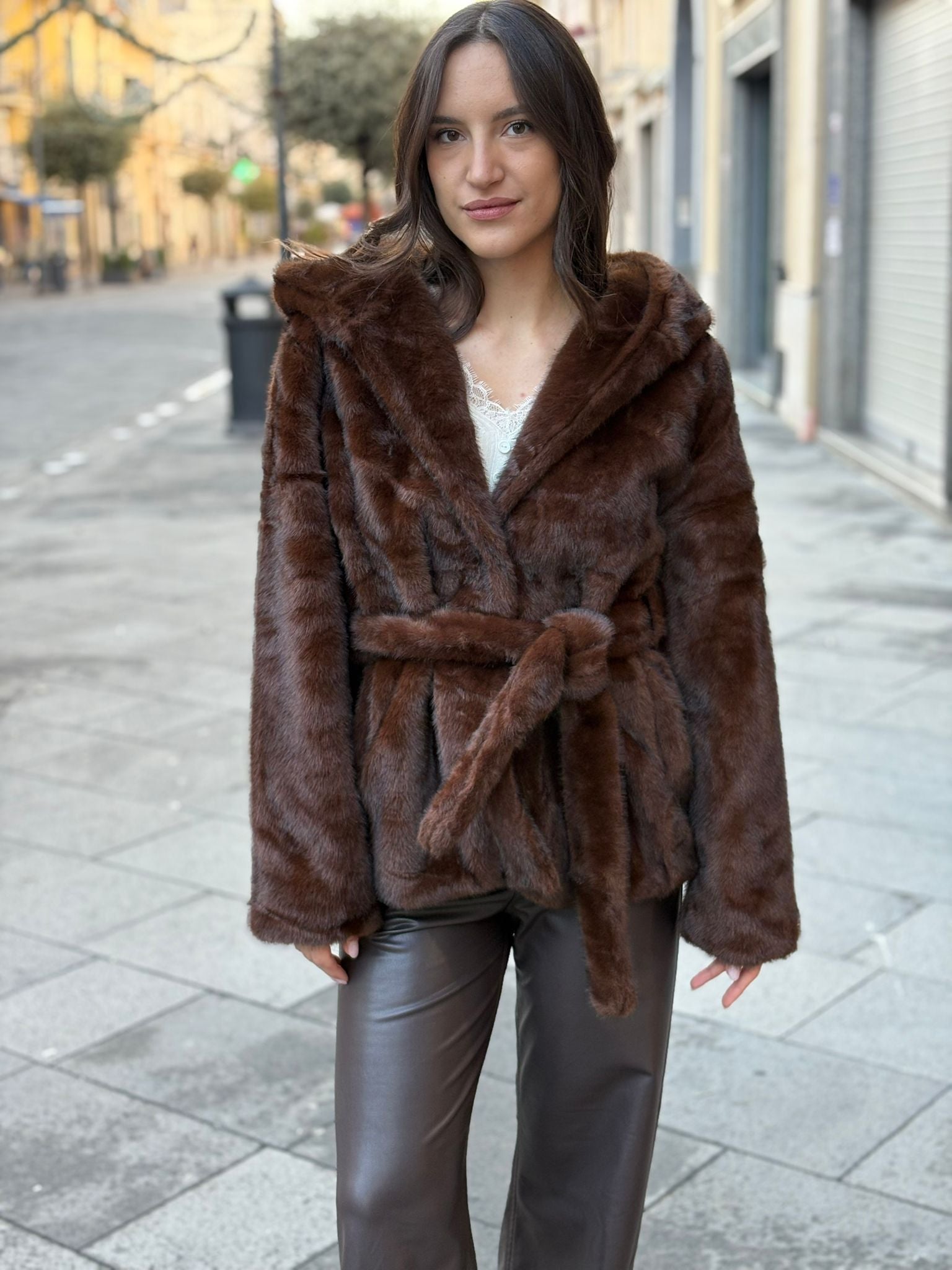 Ecopelliccia MoonKids mezza lunghezza con cintura e cappuccio