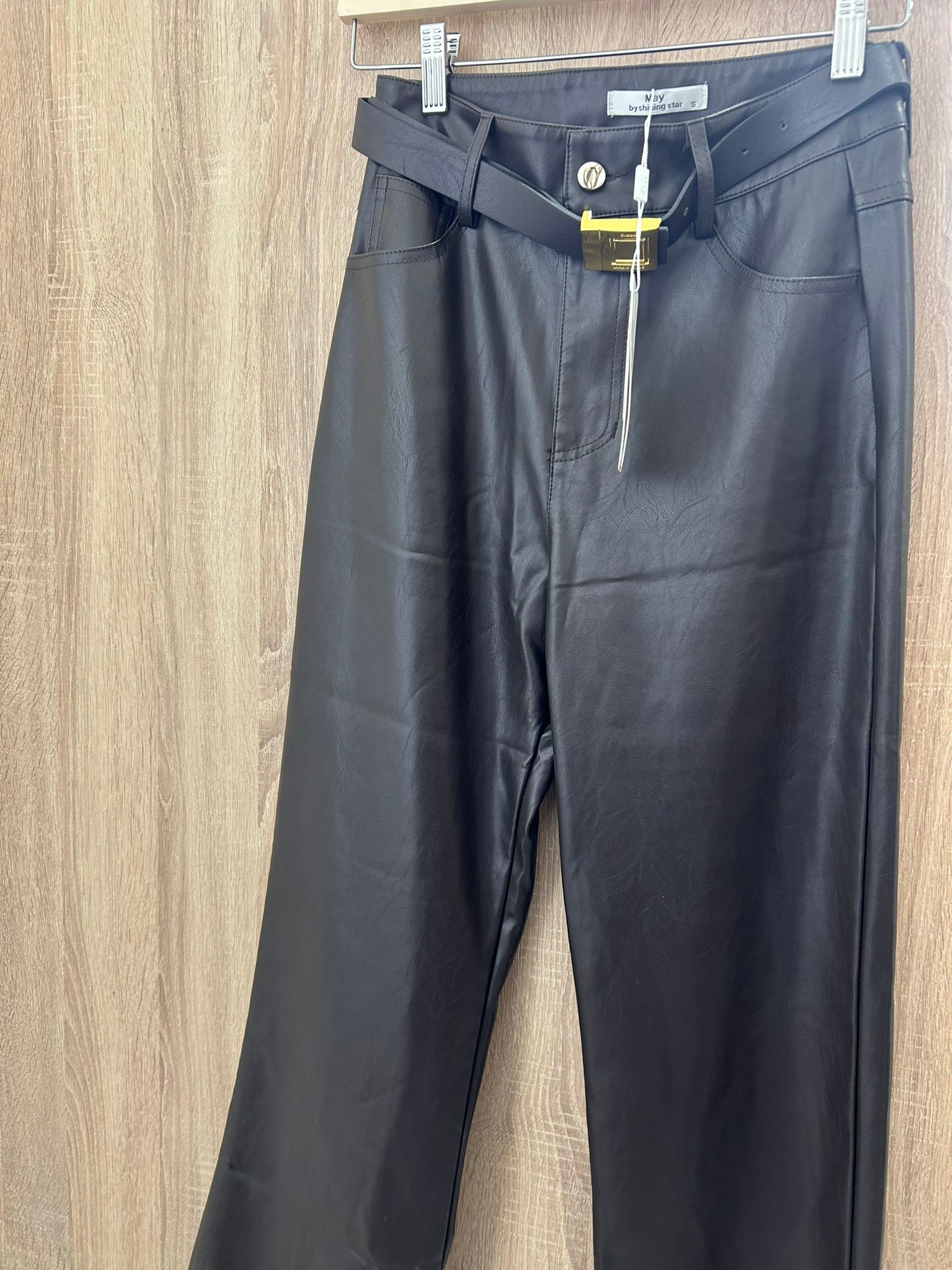 Pantalone May in pelle modello a zampa