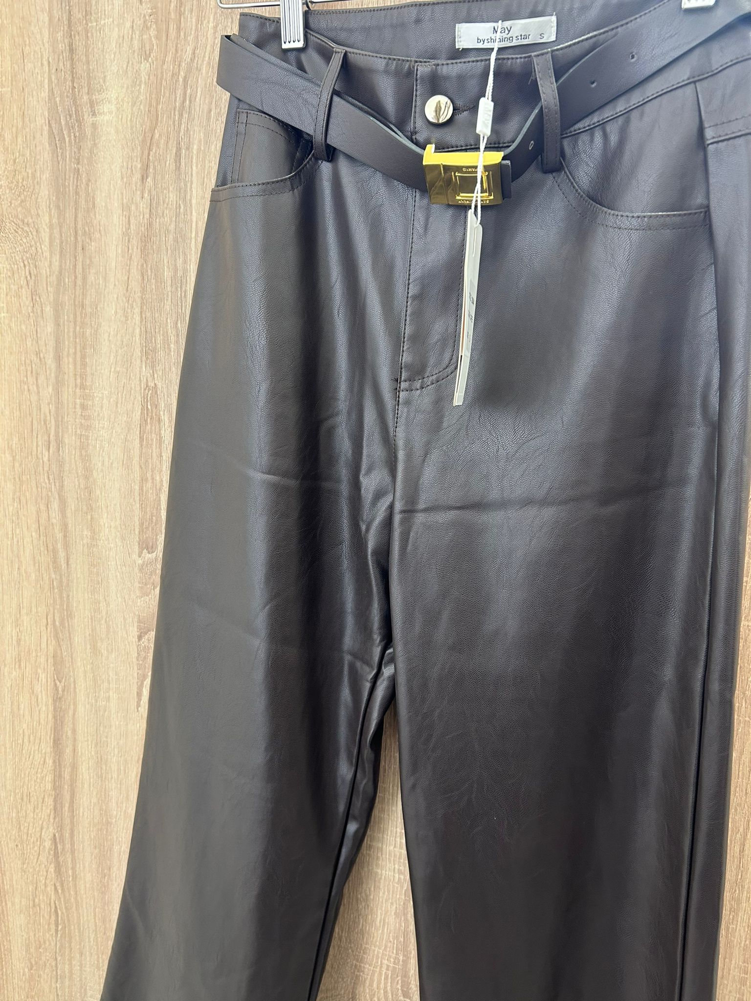 Pantalone May in pelle modello a zampa