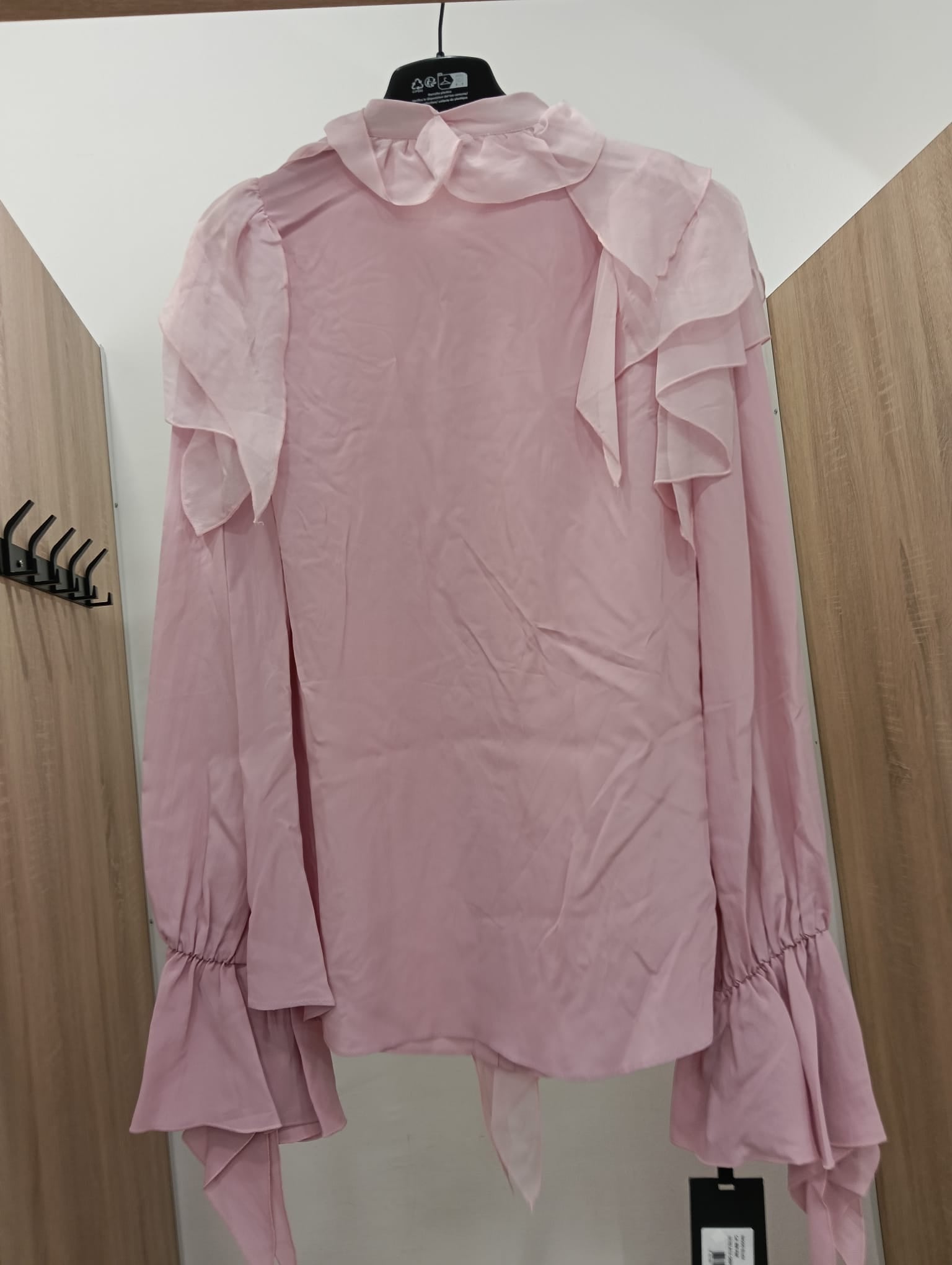 Camicia Pinko elegante con rouche