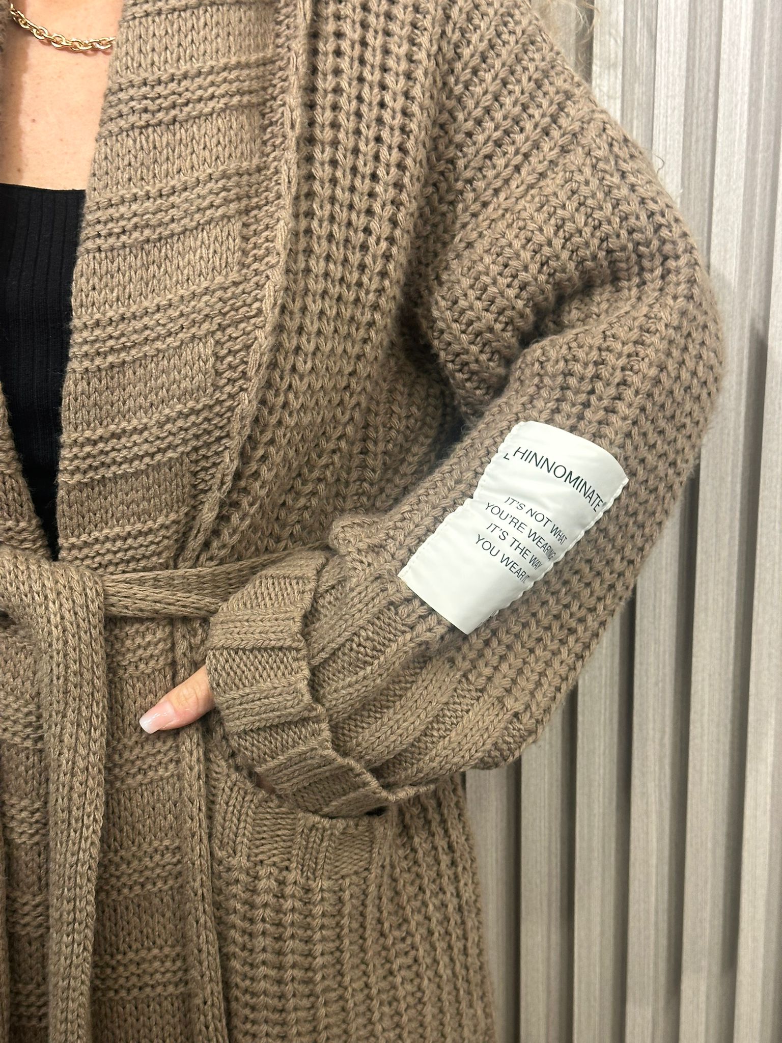 CARDIGAN HINNOMINATE CON TARGA