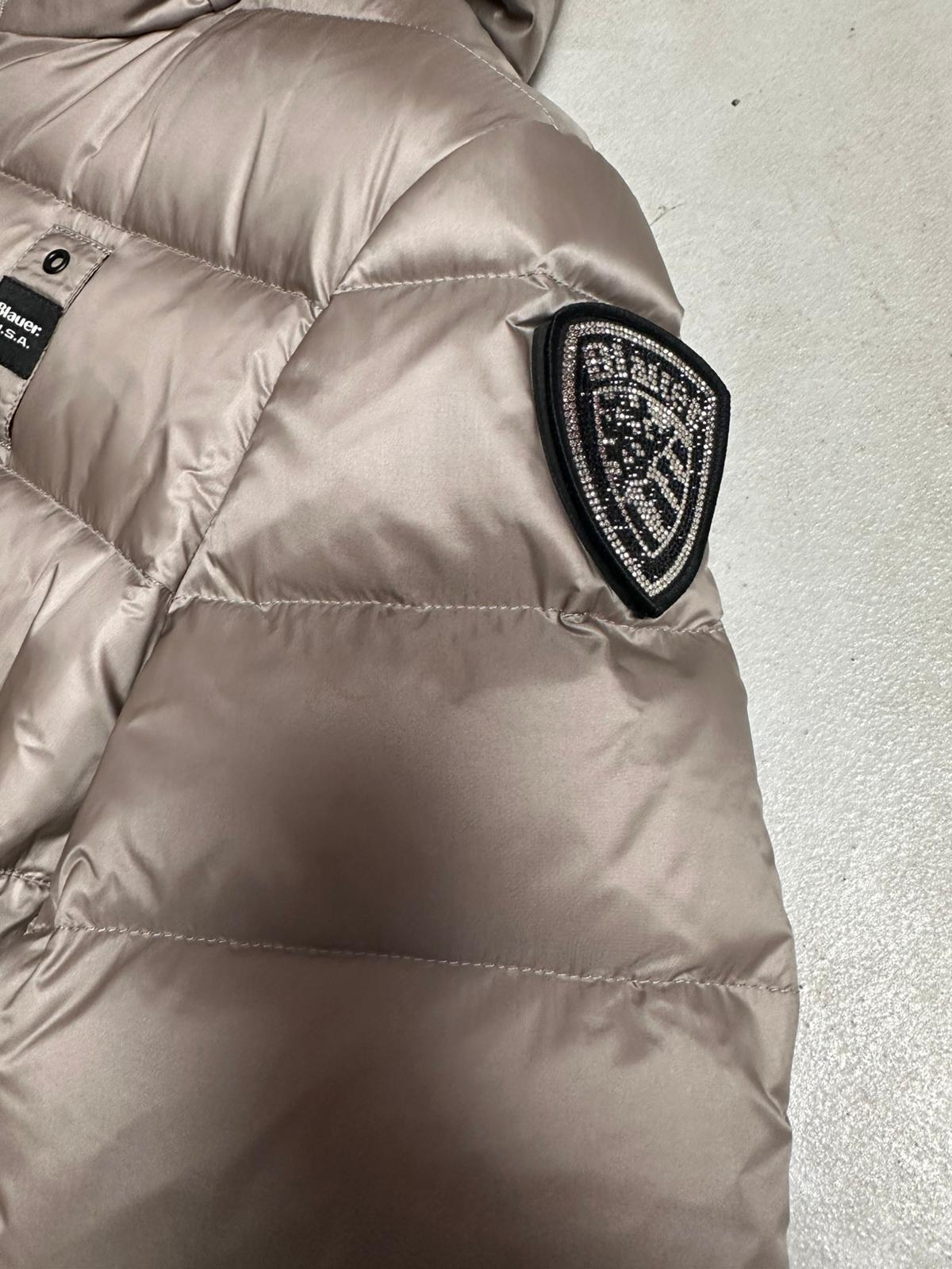 Piumino Blauer Corto con logo sulla spalla