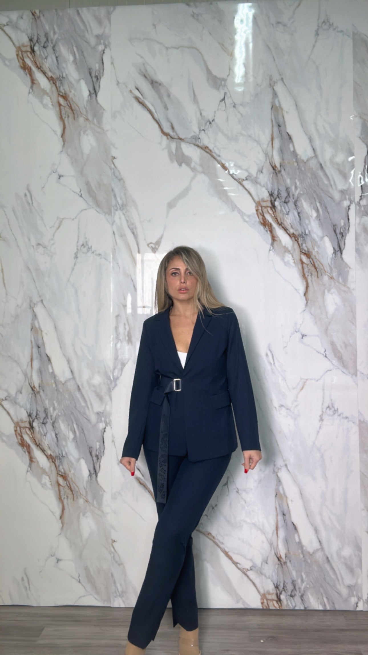 BEATRICE Tailleur con tagli cut-out