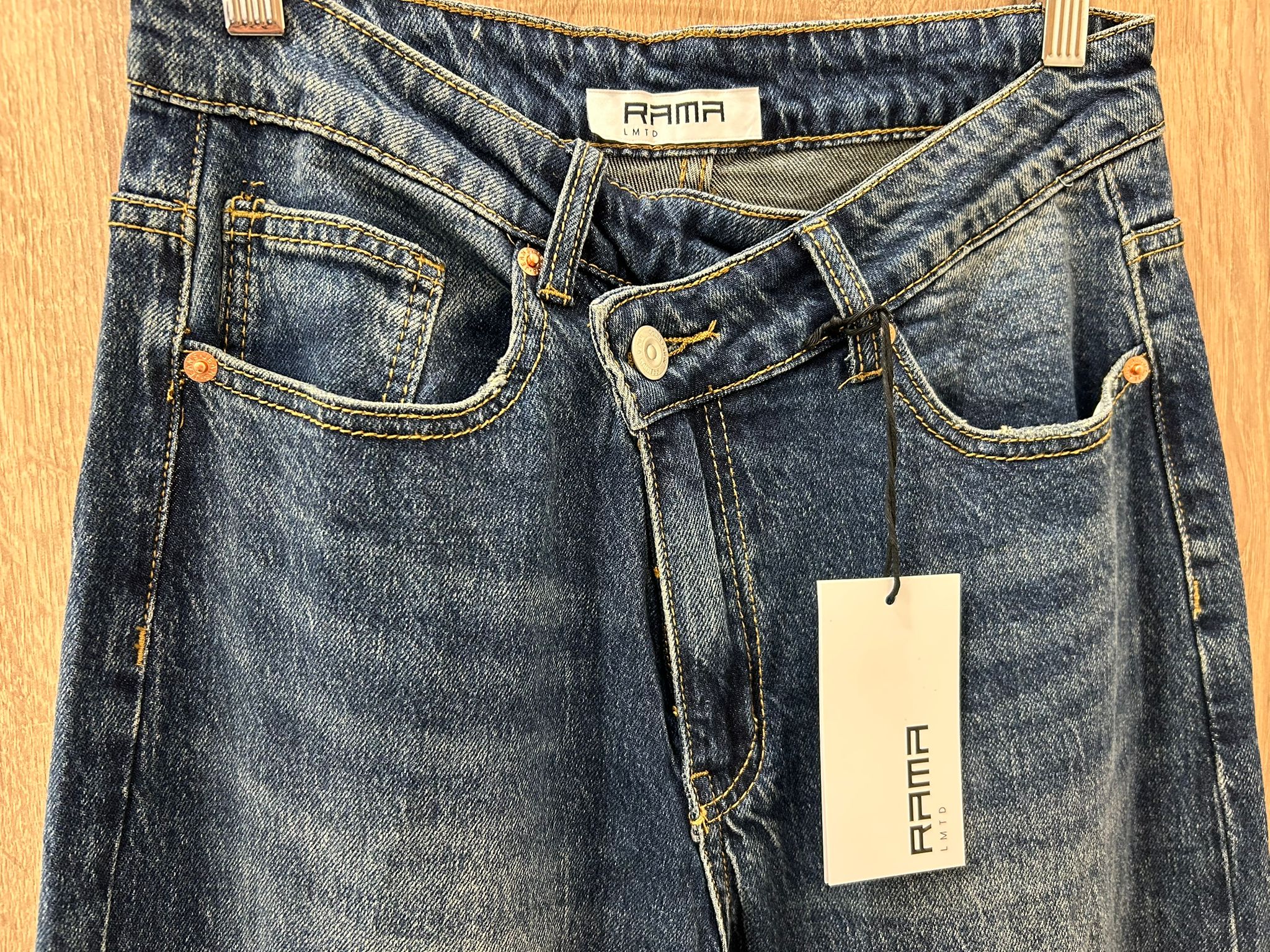 Jeans Rama taglio trasversale modello largo
